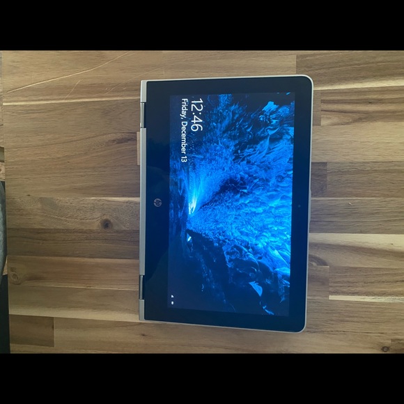 HP 2 in 1 Laptop tablet - Picture 3 of 6